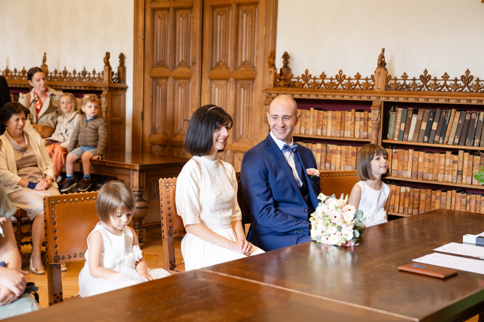 Intimate civil wedding ceremony in Belgium at Gemeentehuis Westerlo Town Hall 