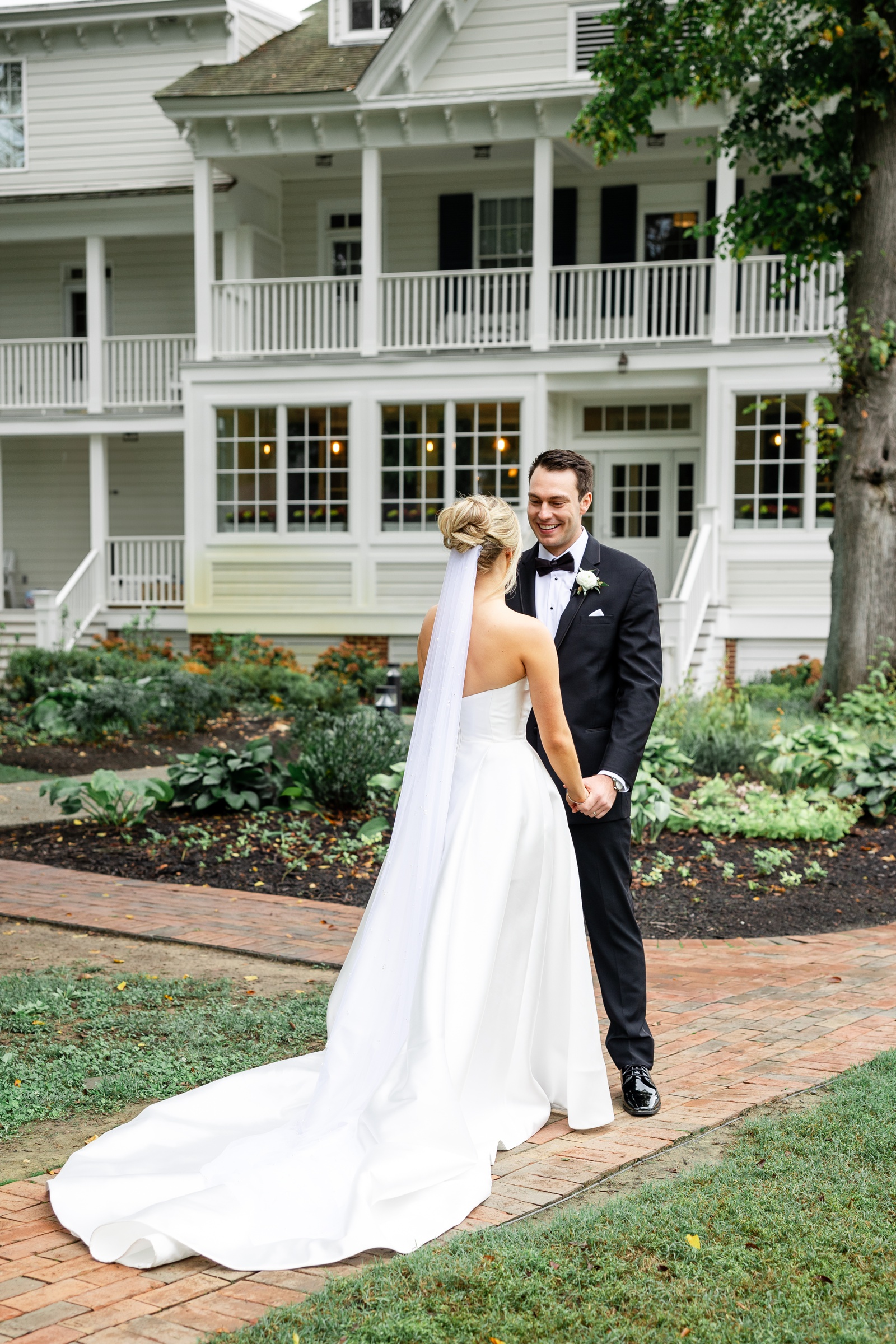 Wedding first look at Kent Island Resort